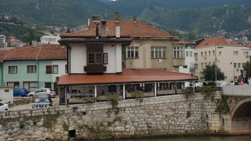 Izmjene saobraćaja ulicama Bistrik i Obala Isa-bega Ishakovića povodom obilježavanja Dana grada Sarajeva