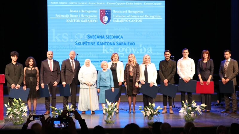 U okviru Dana Kantona Sarajevo održana svečana sjednica Skupštine KS, dodijeljena najveća priznanja laureatima