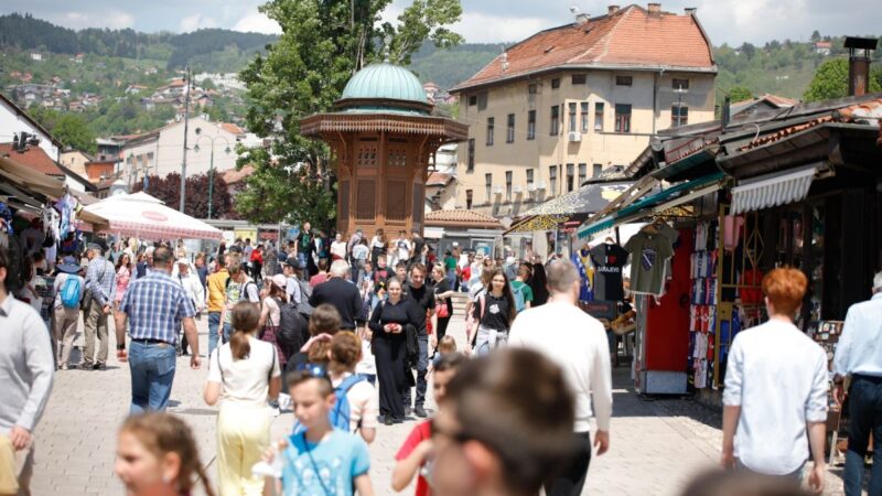 Narednih dana sunčano i toplo, ali stižu ponovo pljuskovi i grmljavina