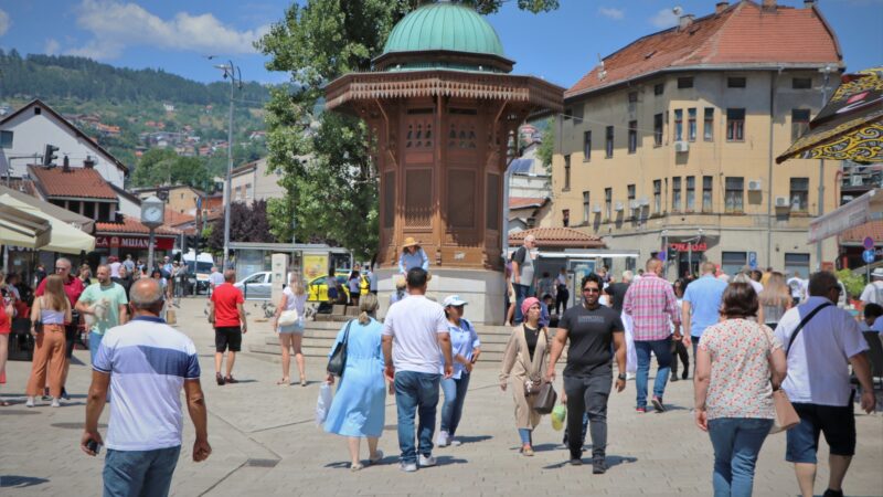 U BiH danas upaljen crveni meteoalarm: Živa na termometru će se penjati do 42 stepena