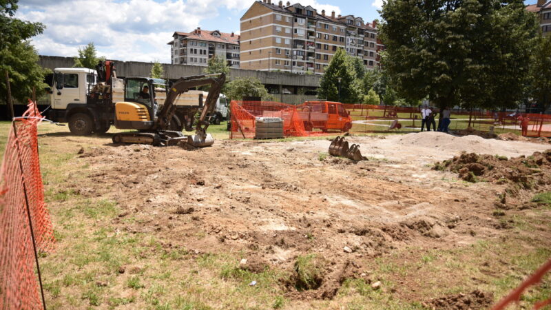 Počela rakonstrukcija dječijeg igrališta u ulici Trg grada Prato na Dobrinji