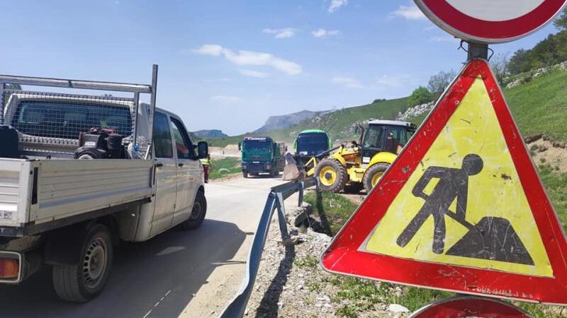 Obustava saobraćaja zbog asfaltiranja saobraćajnice u Trnovu