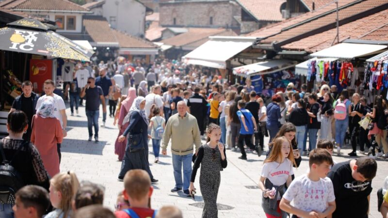 U Kantonu Sarajevo se neće uvoditi restriktivnije epidemiološke mjere