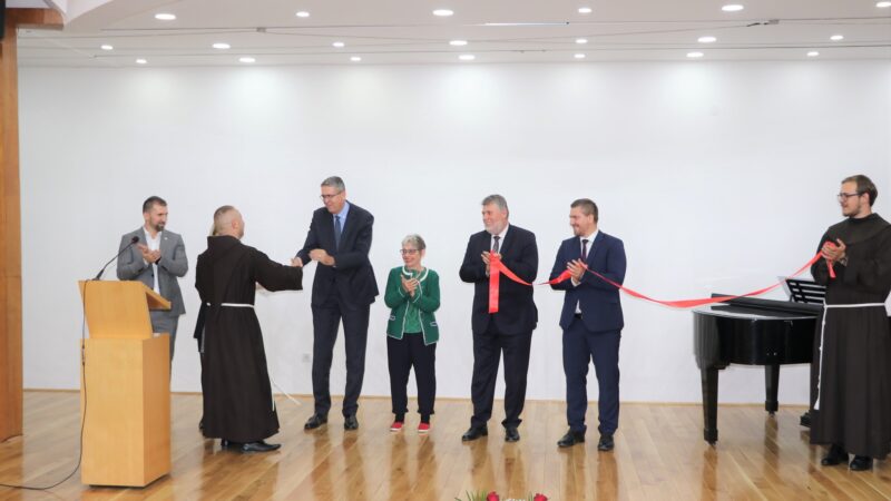 Svečano otvoren obnovljeni amfiteatar Franjevačke teologije u Sarajevu
