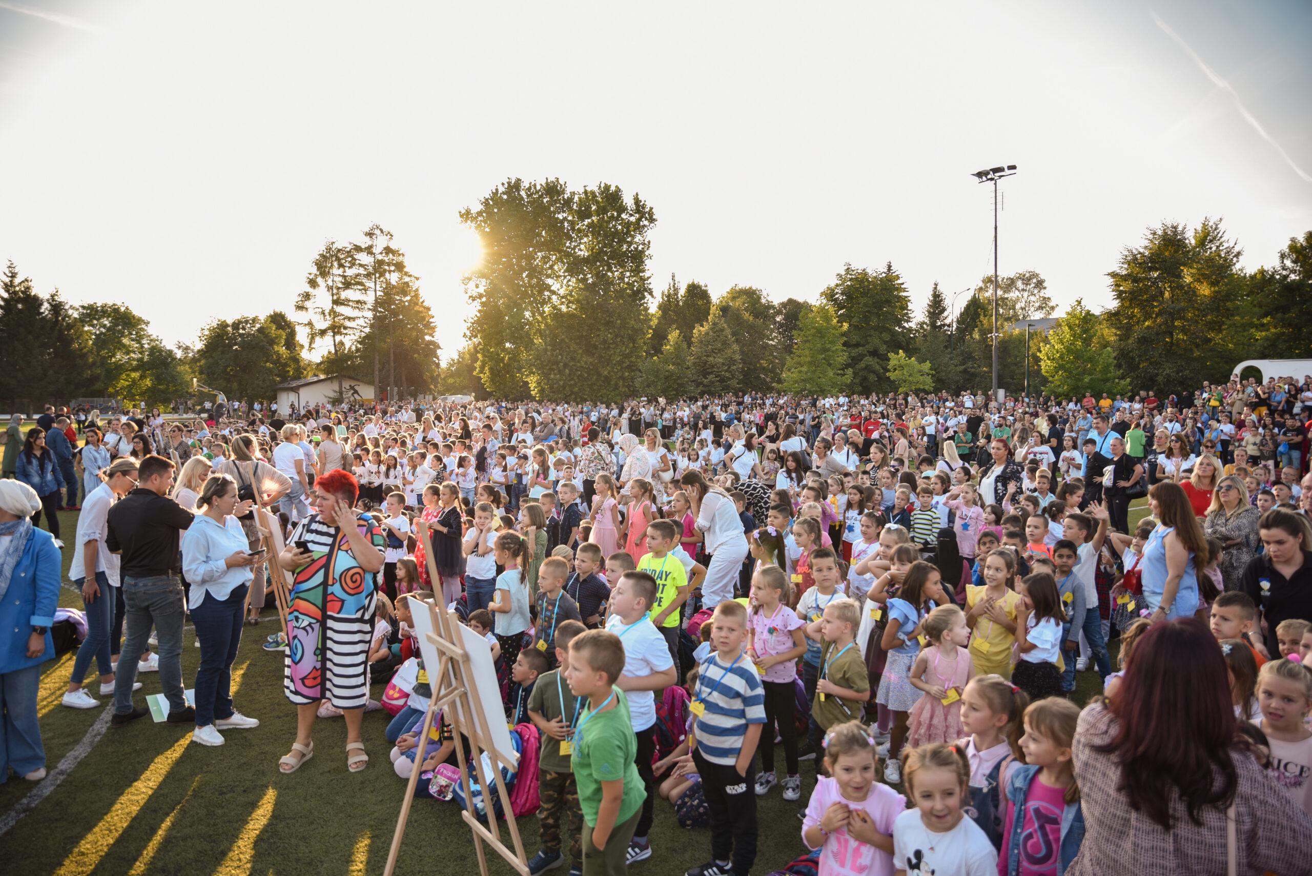 Općina Novi Grad organizovala zabavu i podijelila udžbenike i ruksake za više od 1.350 prvačića