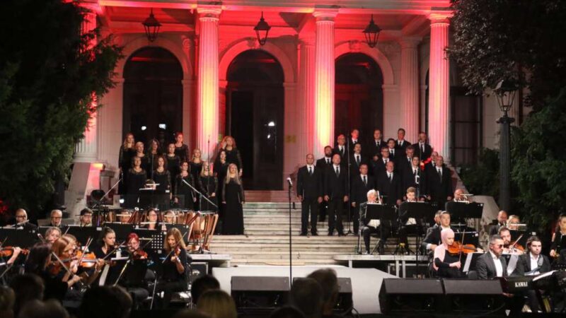 Na Pozorišnom trgu u subotu koncert Sarajevske filharmonije