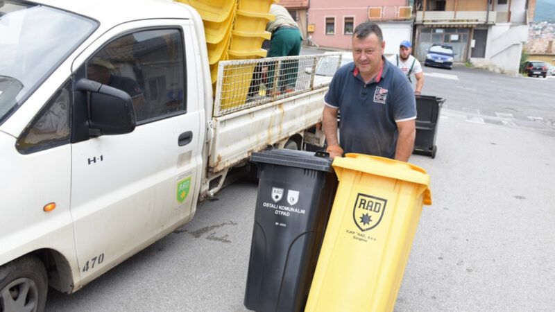 Nastavljena podjela kanti za selektivno odlaganje otpada na području opštine Centar