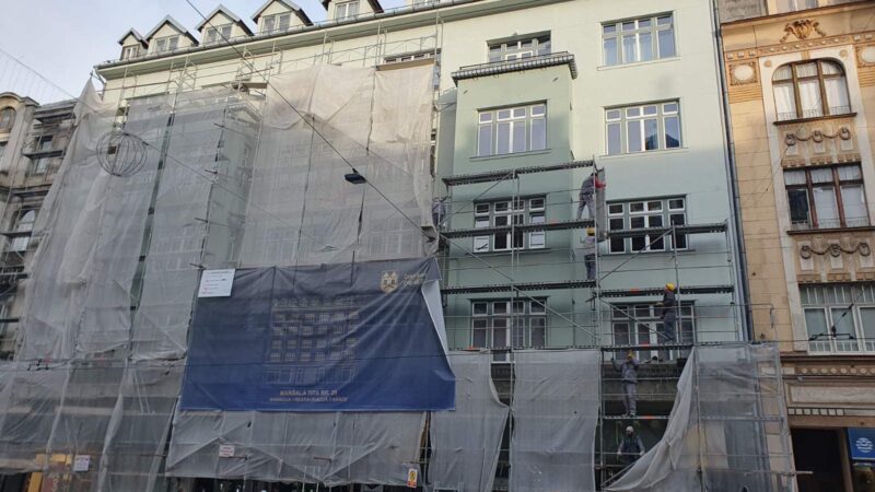 Radi se restauracija na zgradama koje su nacionalni spomenici u Titovoj ulici u Sarajevu