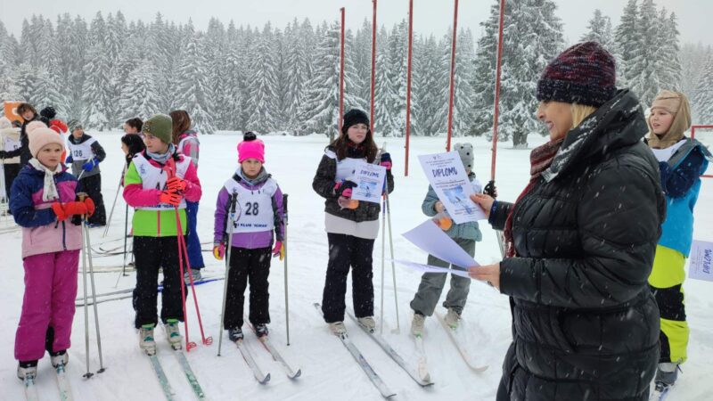 Uručene diplome za više od 200 polaznika obuke u nordijskom i alpskom skijanju na Igmanu
