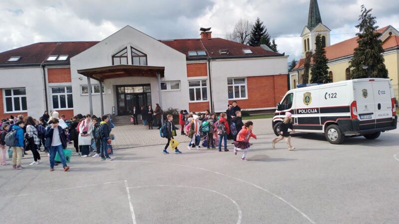 Tokom noći okončan KDZ pregled u čak 65 sarajevskih škola i nije pronađena eksplozivna naprava