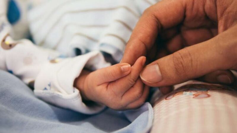 Porodiljske naknade u KS povećane za 150 KM, uvećana i pomoć za opremanje bebe