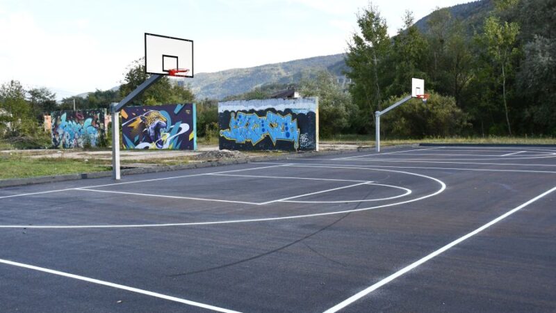 Stojčevac dobio nove terene za basket, uskoro i teren za mali fudbal s umjetnom travom