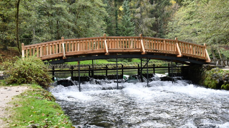 Spomenik prirode Vrelo Bosne dobio nove mostove i sanitarni čvor