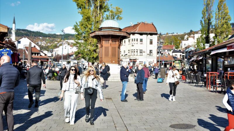 Do kraja oktobra natprosječne temperature, padavine i zahlađenje tek od 5. novembra