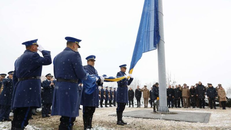 Podizanjem državne zastave na brdu Hum počelo obilježavanje Dana državnosti BiH