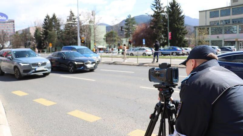 Policija Kantona Sarajevo oduzela 69 vozila “uličnim trkačima”
