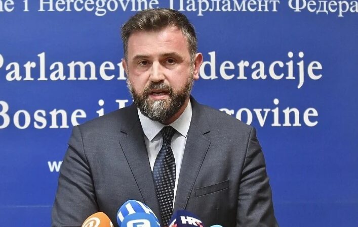 Dennis Gratz je kandidat Demokratske fronte za načelnika Općine Centar