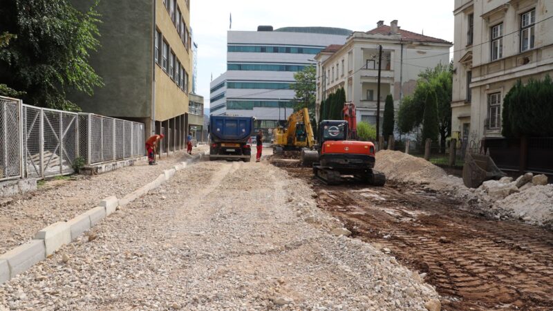 U toku rekonstrukcija saobraćajnice i trotoara u ulici Koste Hermana