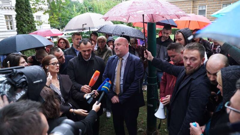 Sindikat radnika u zdravstvu KS nastavlja s protestima, traže prihvatljivu ponudu neto satnice