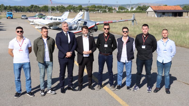 Piloti prve helikopterske jedinice MUP-a KS uspješno poletjeli i stekli PPL licencu