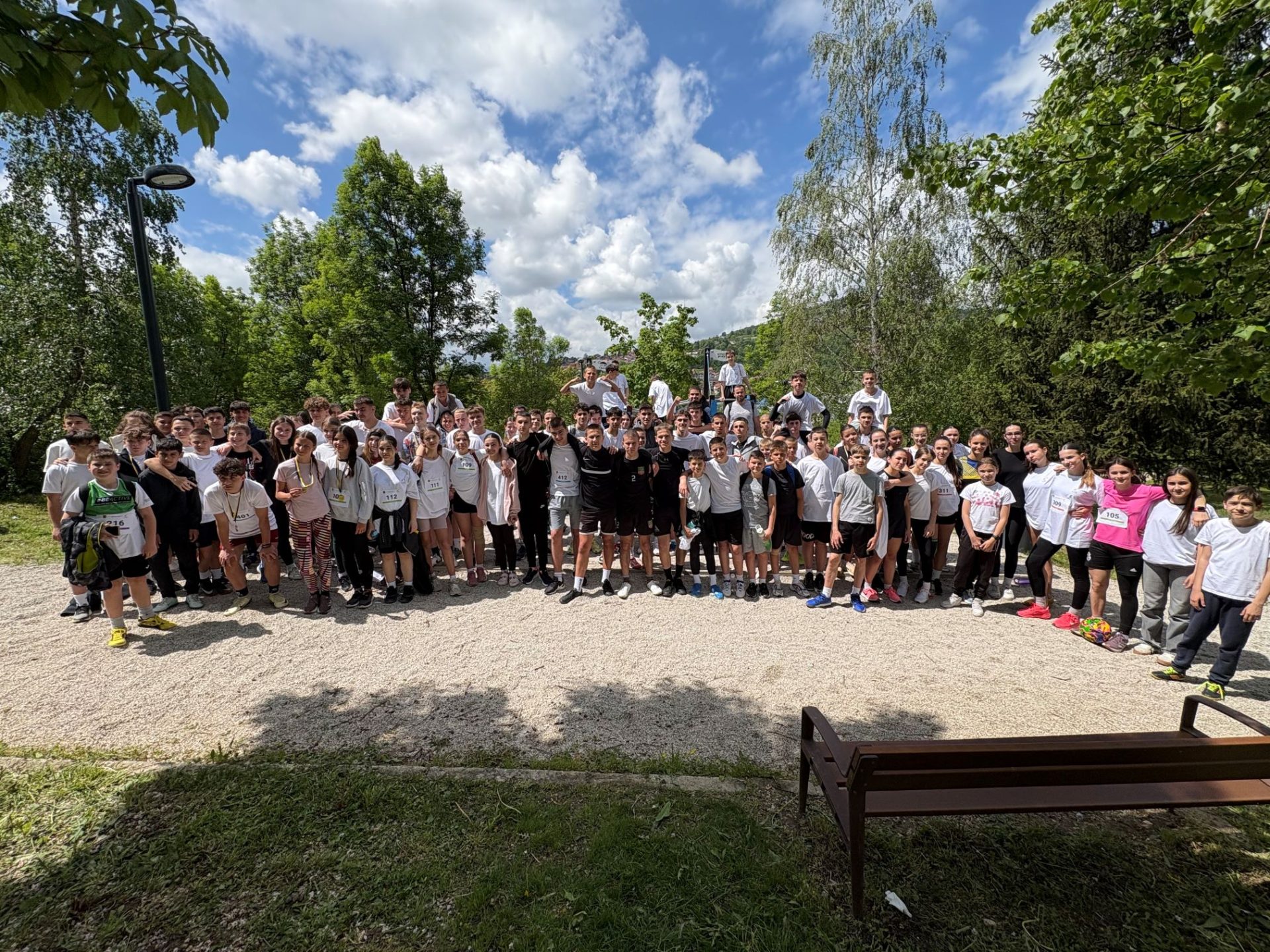 Održan memorijalni kros “Nurka Burazerović” učenika osnovnih škola