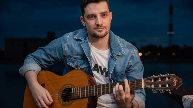 Večeras na Dobrinji koncert Mirze Selimovića