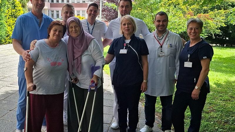 U Općoj bolnici prvi put urađene operacije ugradnje totalne endoproteze oba koljena u jednom aktu